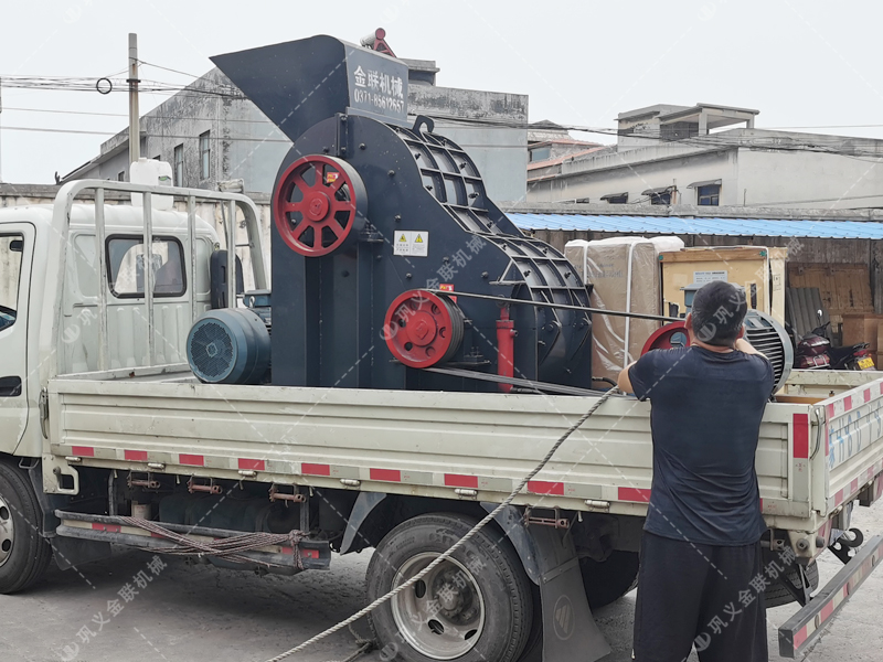 SCF600X600雙級粉碎機(jī)發貨圖片_發往山東濱州_破碎電石渣 SCF600X600雙級粉碎機發貨圖片_發往山東濱州_破碎電石(shí)渣(zhā)