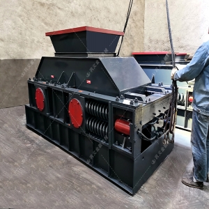 2PG1000x700中型對輥破碎機（jī）發貨圖片