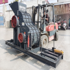 SCF1100X1000大型雙級粉碎（suì）機發（fā）貨圖（tú）片_發往甘肅平陽_破碎煤矸石