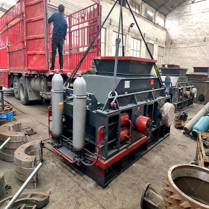 半自動2PG1200x800型液壓對輥（gǔn）破碎機（jī）發往四川