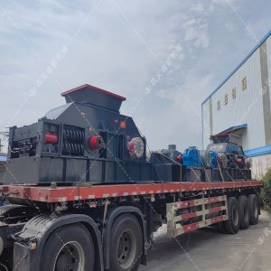 兩台1200x800型河（hé）卵石（shí）製砂機發往內蒙古