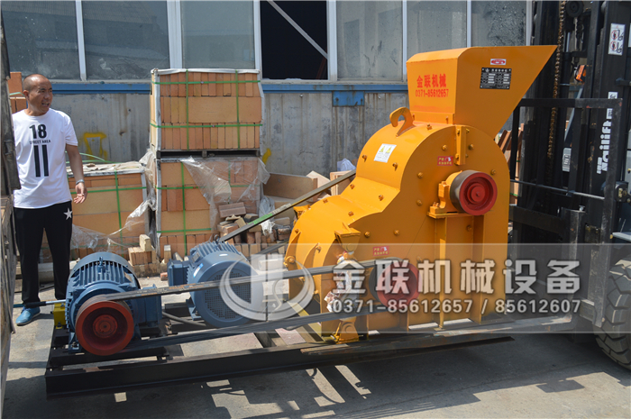 哪個廠家煤矸石（shí）粉碎機優勢多，購買一台需要多少錢？