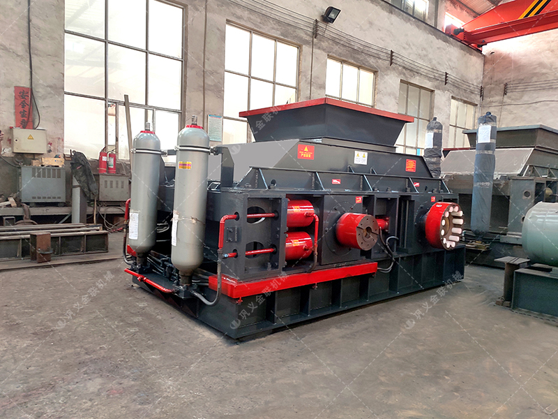 2PGY1007型全(quán)自動液壓對輥(gǔn)破碎機(jī)發往河北 2PGY1007型(xíng)全自動(dòng)液壓對輥破(pò)碎(suì)機發往河北