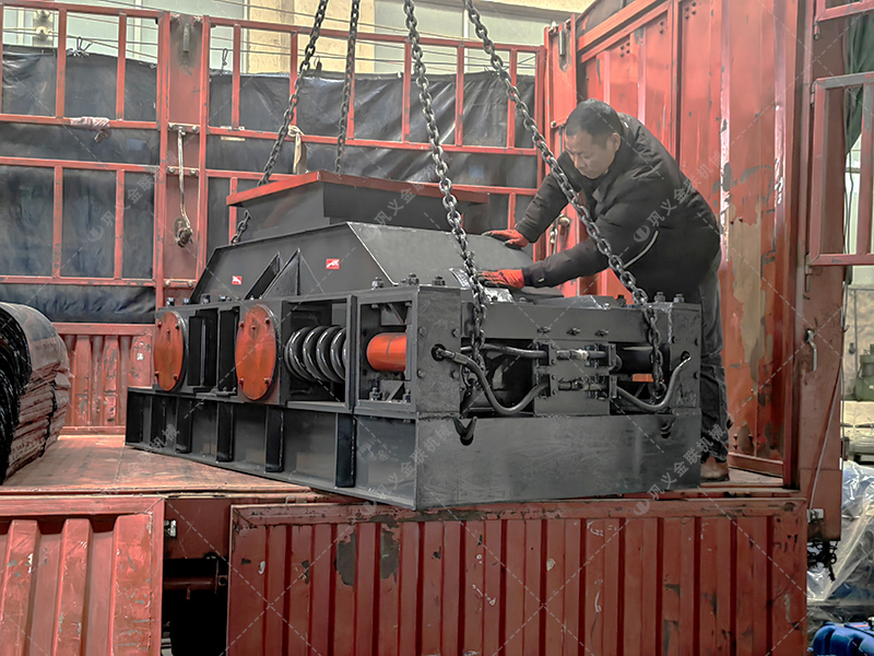 800x600型單台對(duì)輥破碎機發貨 發往廣西 800x600型單台對輥破碎機發貨 發往廣(guǎng)西