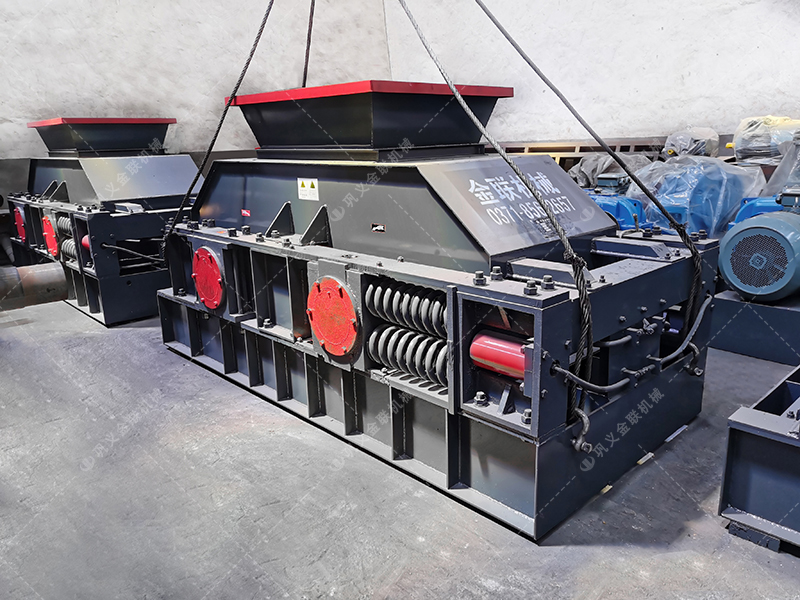 1000x700型半自動對輥(gǔn)破碎製砂機發貨 1000x700型半自動對輥破碎製砂機發貨