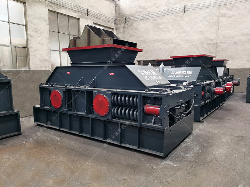 2PG1007中大型對輥式破碎機發貨（huò）圖片