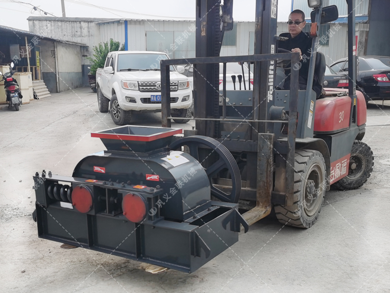 2PGC400X250小型雙齒輥（gǔn）破碎機發貨圖片_發往江蘇（sū）徐州_破碎玻璃