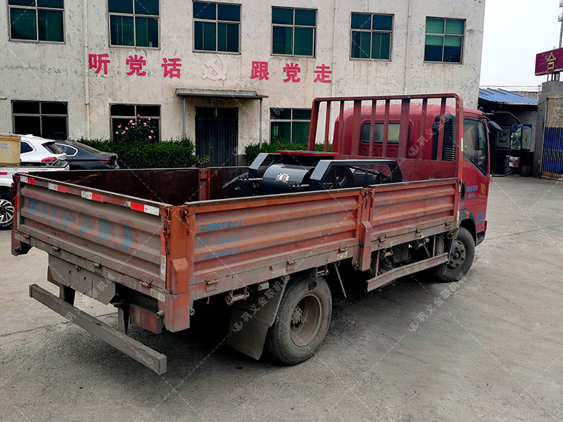2PG610X400對輥破碎機發貨圖片_發往湖(hú)北十堰_破碎鵝卵石(shí) 2PG610X400對輥破碎機發貨圖片_發往湖北十堰_破碎鵝卵石