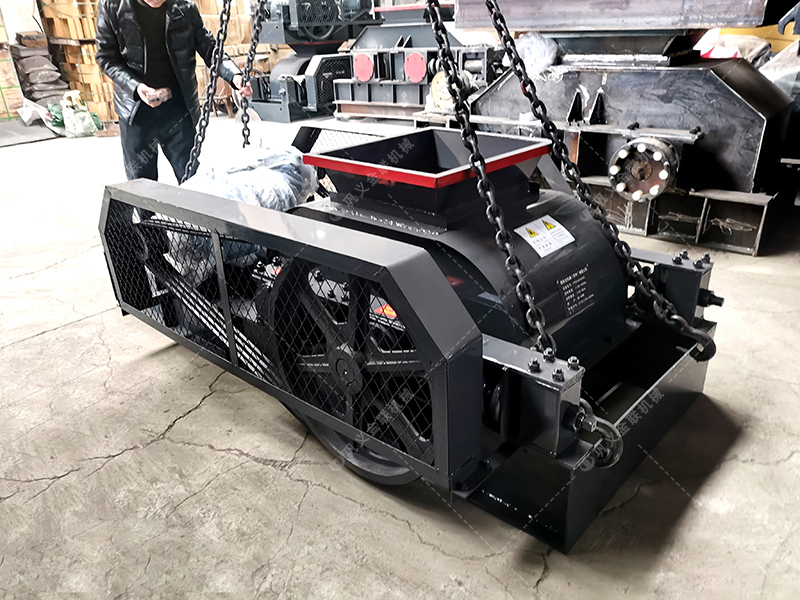 2PG400X250小型（xíng）對輥破碎機（jī）發貨圖片_發往福建（jiàn）泉州_破碎石英砂